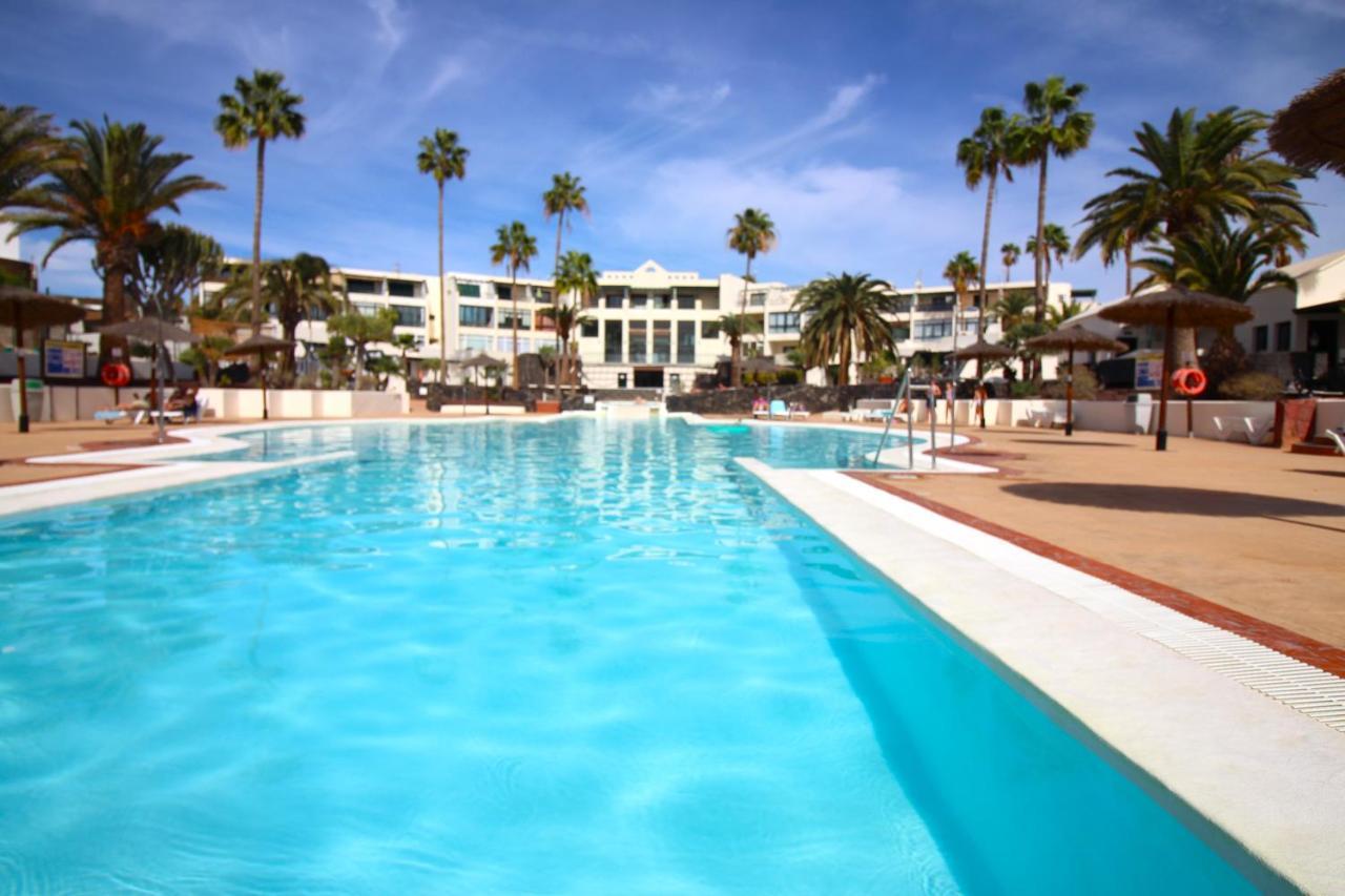 Blue Sand Apartment In Costa Teguise Bagian luar foto